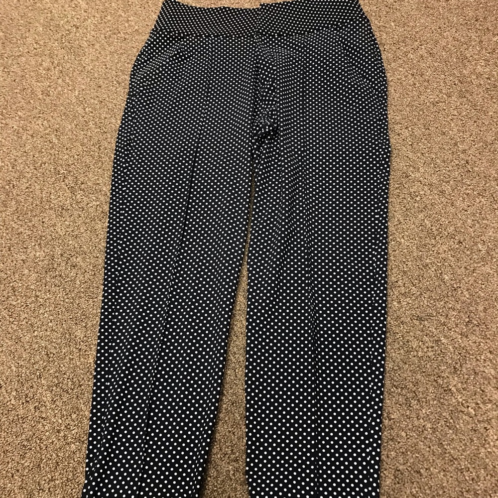 SOLD!! Lululemon polka dot departure pants - Picture 4 of 7